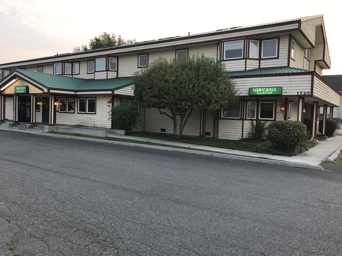 Nirvana Inn & Grill Ellensburg Exterior photo